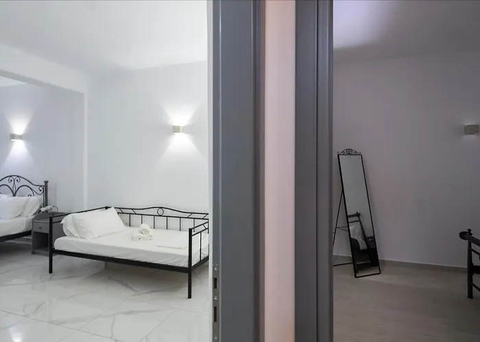 Blue Diamonds Paros * Pounda