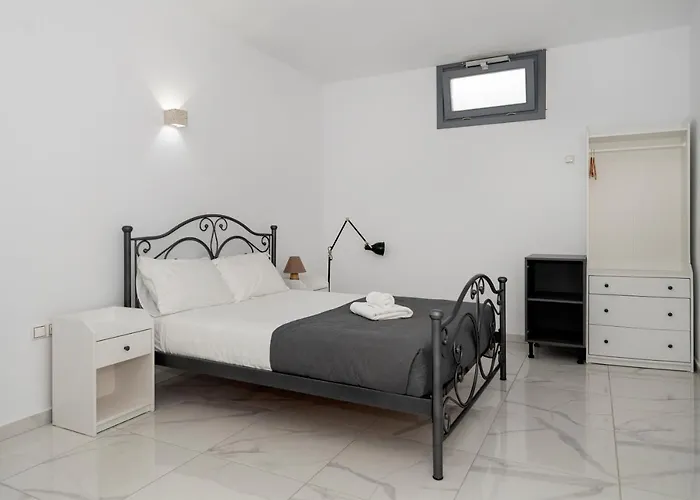 Blue Diamonds Paros * Pounda