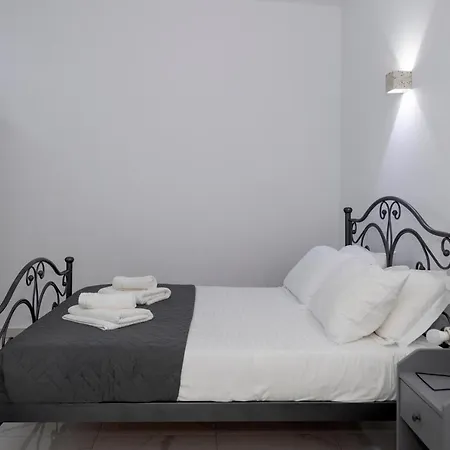 Blue Diamonds Paros *